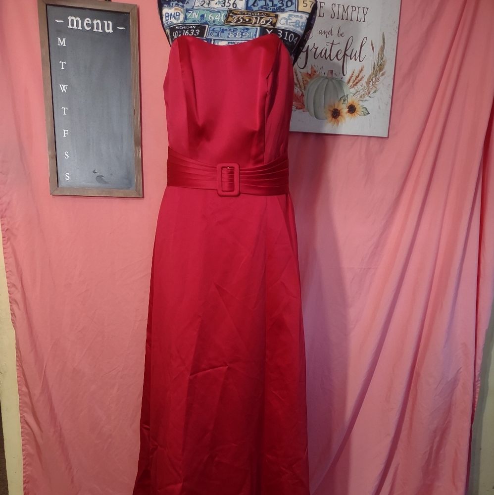 Alfred Angelo Red Prom Dress with Elegant Design